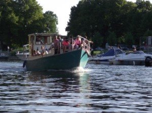 Paadireis Pärnu jõel Veneretki Pärnu joella